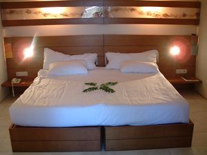 надуваеми и водни легла и матраци - 70654 награди