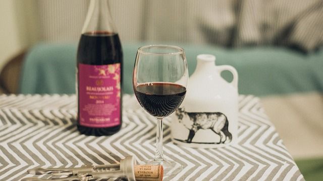 червени вина - 74367 разновидности